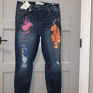 FABULOUS TORRID Jeans Women’s Size 10 NEW W/ TAGS.